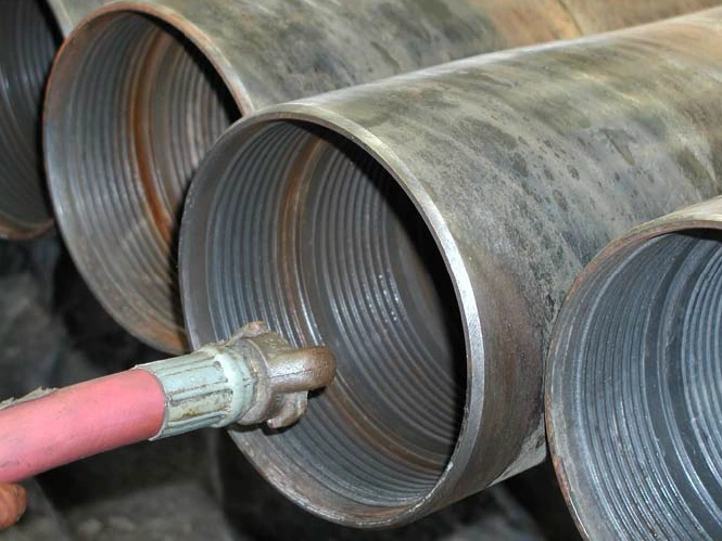 Application to threaded pipe interiors for PLUSCO 310 Internal Pipe Coating