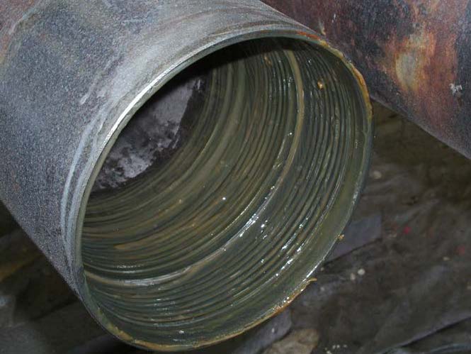 PLUSCO 204 Premium Thread Sealant on pipe threads